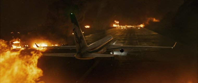 Самолет покидает горящий остров