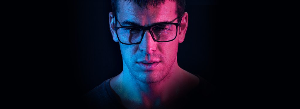 Постер фильма Преступить черту