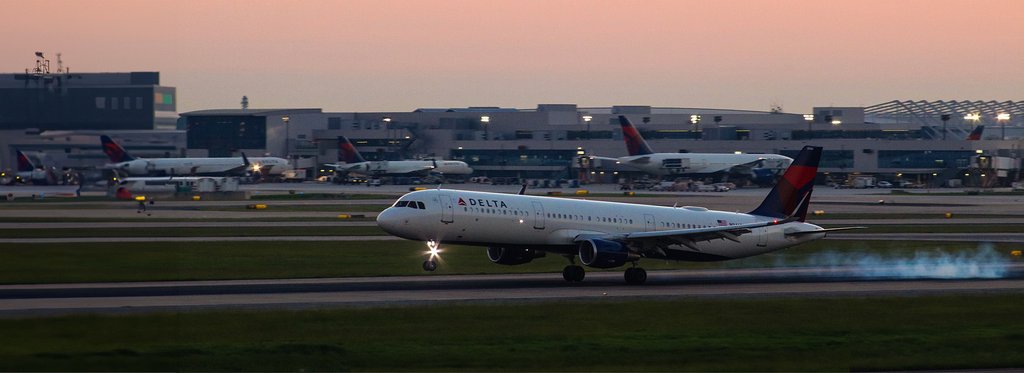 Постер фильма Тайная жизнь аэропорта